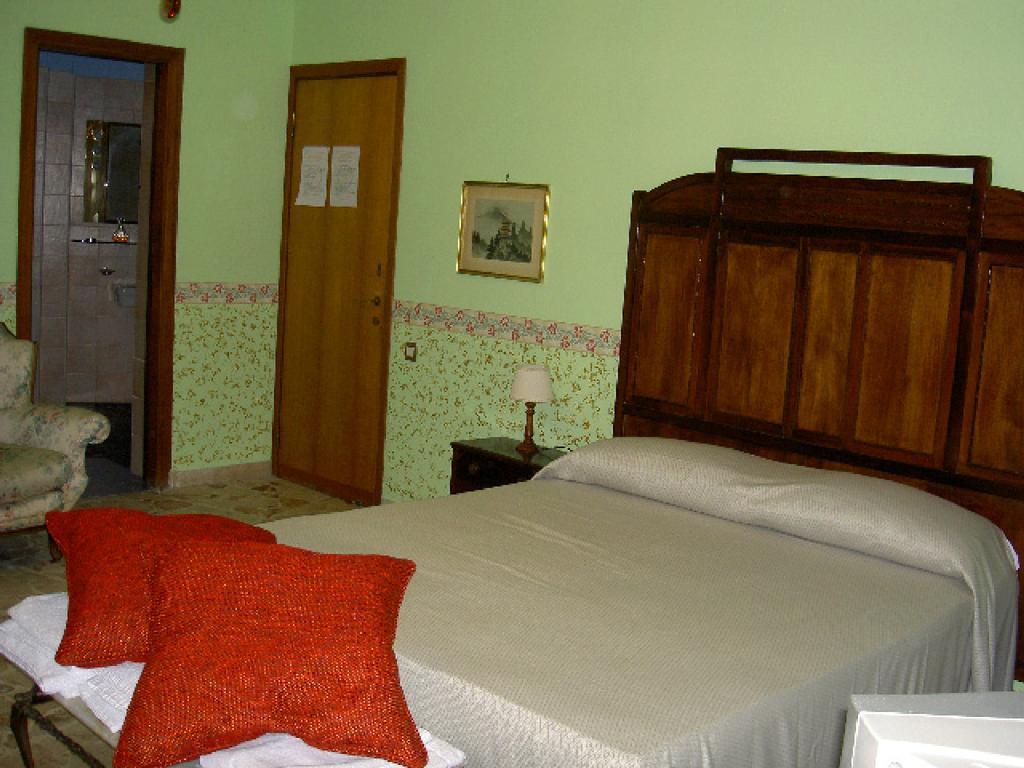 לינה וארוחת בוקר קטאניה Casa Tina Maugeri חדר תמונה