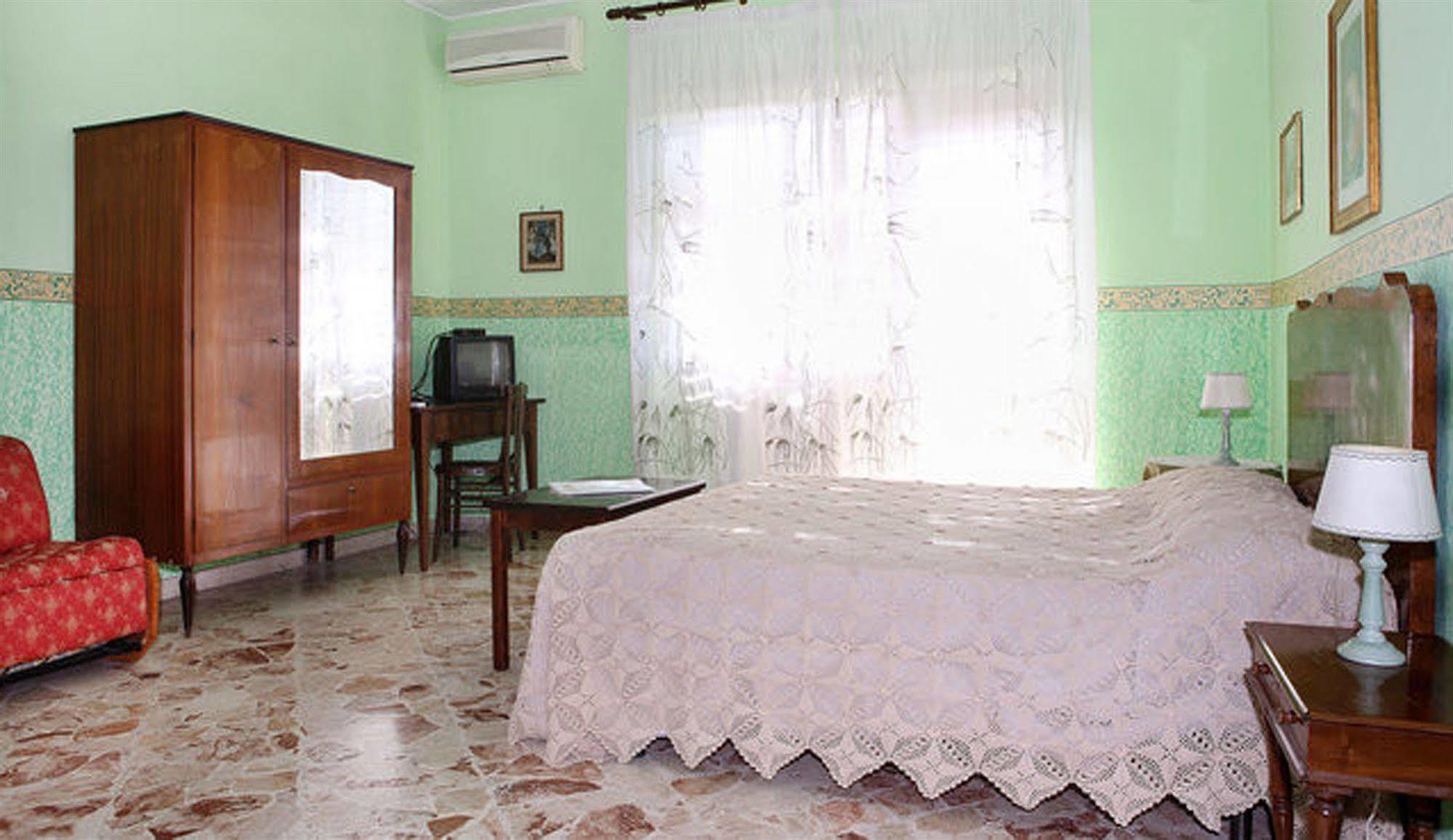 לינה וארוחת בוקר קטאניה Casa Tina Maugeri מראה חיצוני תמונה