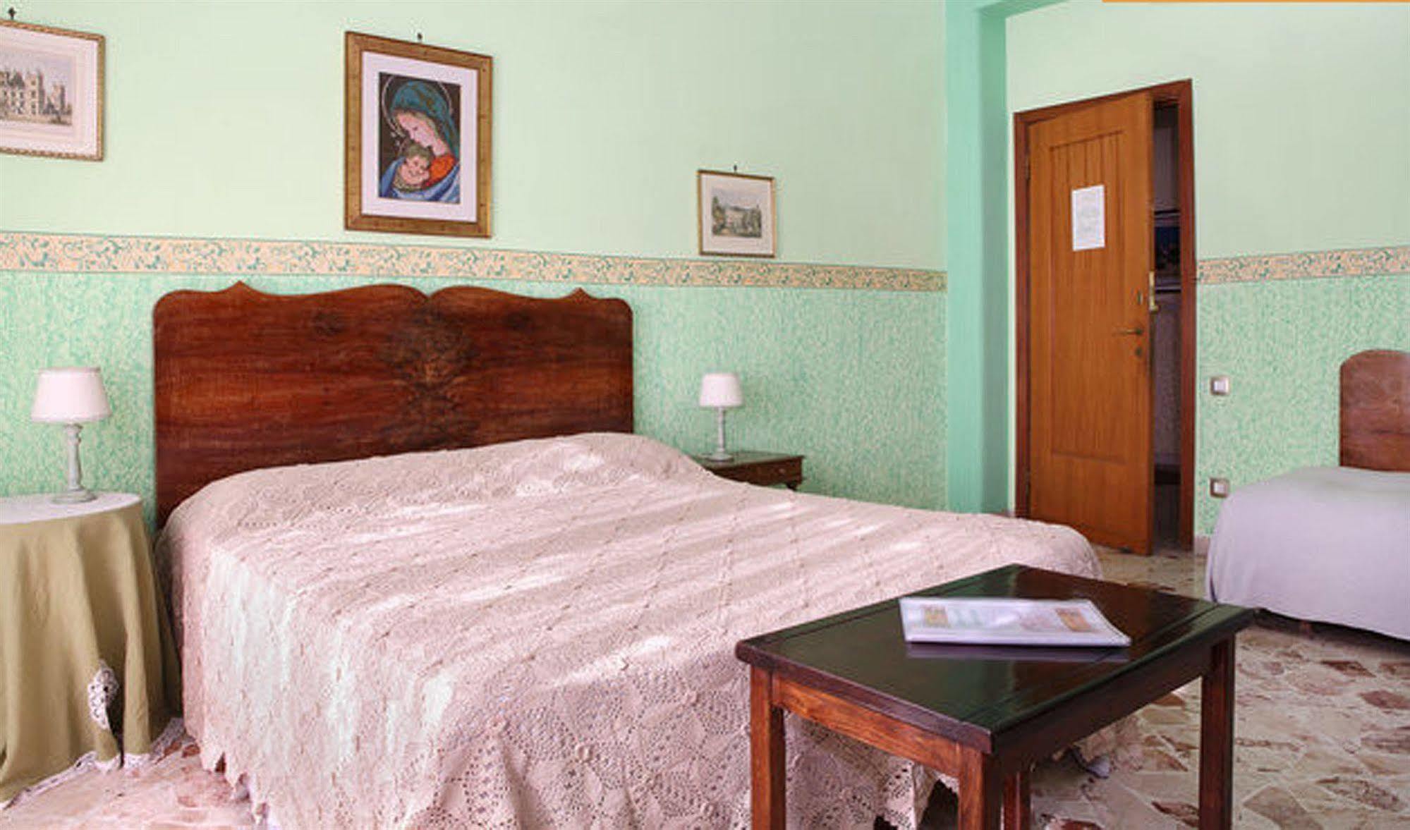 לינה וארוחת בוקר קטאניה Casa Tina Maugeri מראה חיצוני תמונה